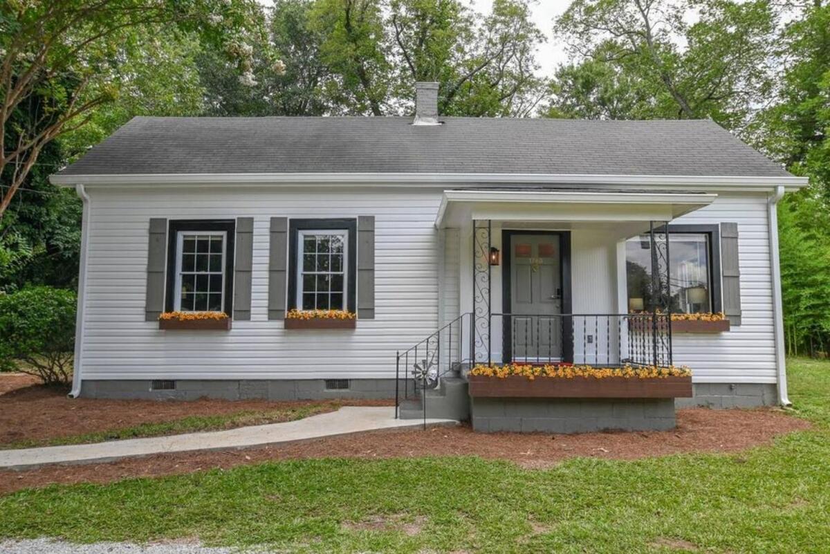 Broad Bungalow - Minutes From Downtown Athens! Holiday home *
