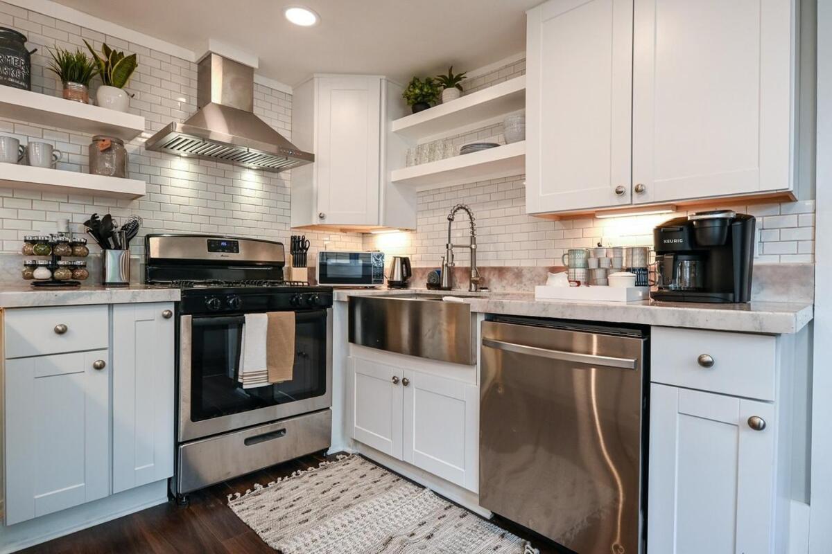 Broad Bungalow - Minutes From Downtown Athens! *